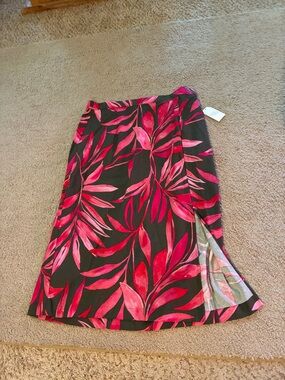 Time and Tru Black Midi Skirt with Pink Red Leaf Print size XL